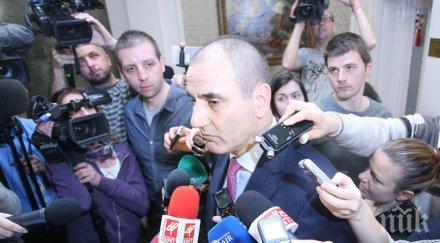 цветанов помагам бъчварова работата тежка