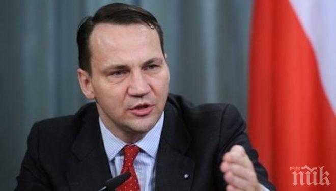 Радослав Сикорски: Депутатите трябва да преминат курс на военна подготовка