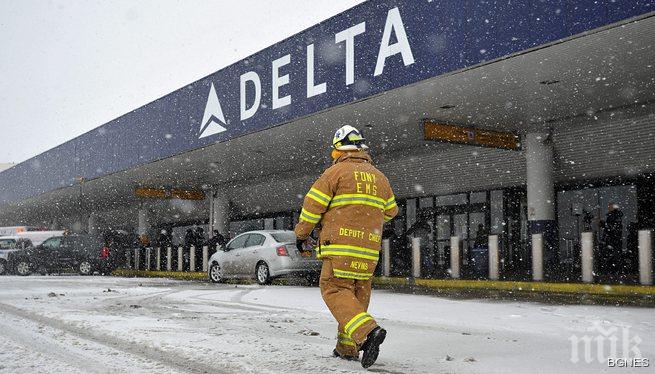 24 пострадаха при аварийно кацане  в Ню Йорк