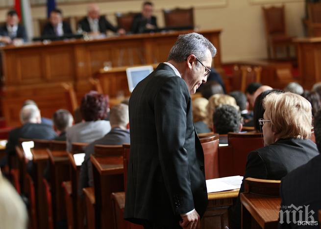 НС прие промени в Закона за отбраната и въоръжените сили