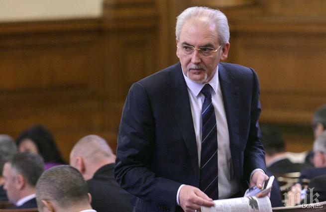 Местан: Оставка, поискана от премиера, не се отказва