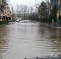 Бедствие и на морето! Пътят Слънчев бряг - Варна под вода! Залети са хотели, има опасност от смъртоносна катастрофа! (снимка)