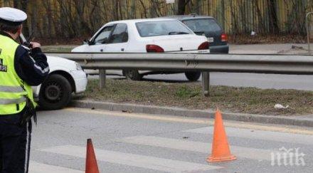 ямболски фиат помете бургазлийка пешеходна пътека