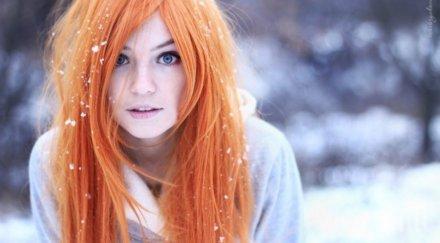 казанлъшки коафьор дарява перуки онкоболни жени