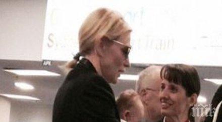 скандална супермоделката кейт мос сби папарак