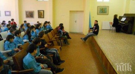 операта влиза русенските училища