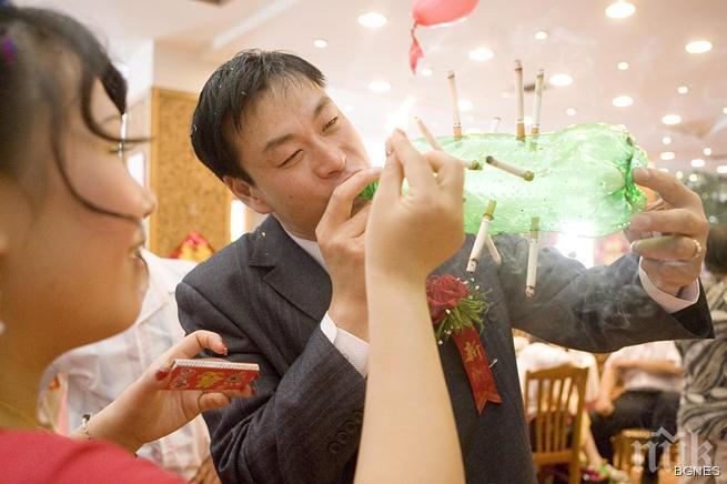 Виетнам се бори с тютюневия дим и на туристическите обекти