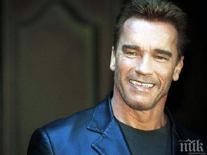 8-годишно дете победи Арнолд Шварценегер на шах
