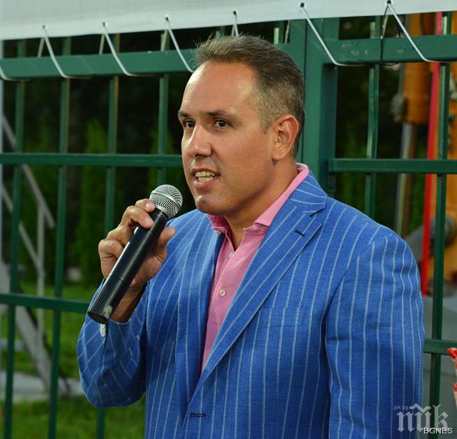 Георги Домусчиев: Смяна на Дерменджиев не стои на дневен ред