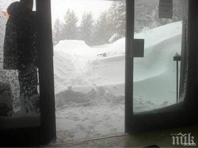 3 метра сняг в Белмекен