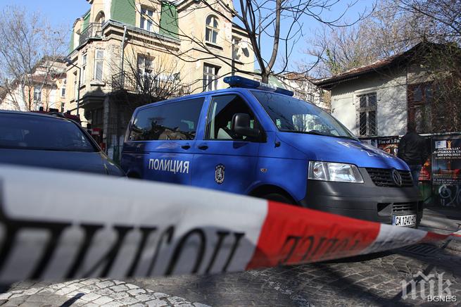 Маскирани опитаха да оберат инкасов автомобил в столицата