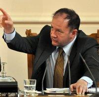 Миков пред Щайнмайер: Санкциите срещу Русия не дават ефект