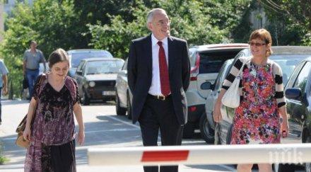 първо пик тежък скандал държавата разследваният бос софарма подписал сделката токуда банк затвори очите бнб безобразието