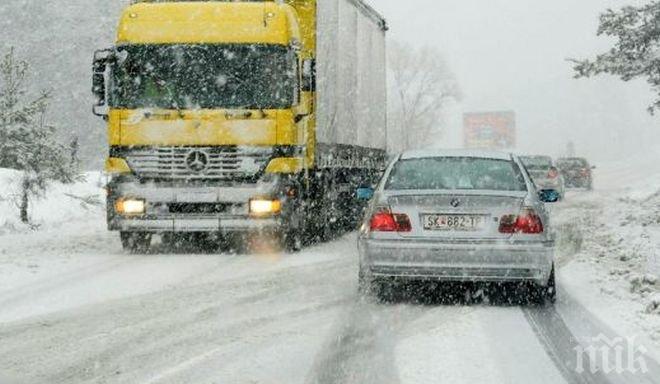 Катастрофа по магистрала „Тракия“! Внимавайте при разклона за Вакарел!