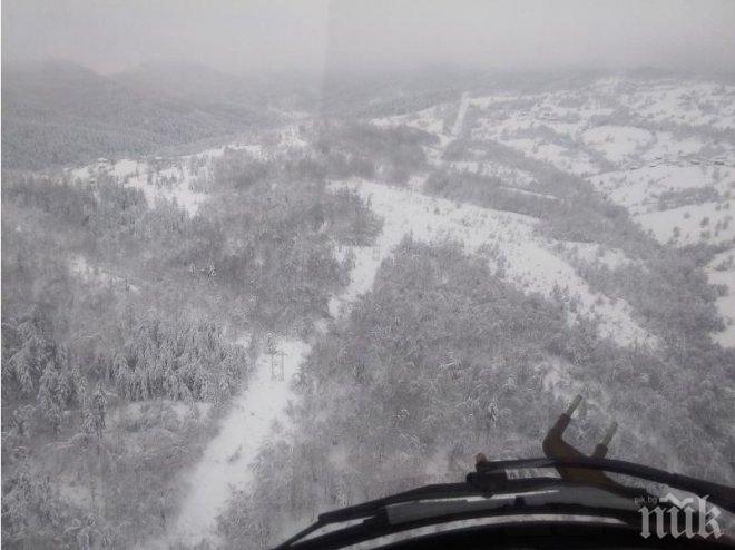 Хеликоптер на армията снима бедствието в Смолян и Кърджали от въздуха! Вижте уникални кадри!