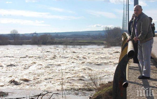Община Гълъбово още не е получила пари за справяне с бедствието от декември