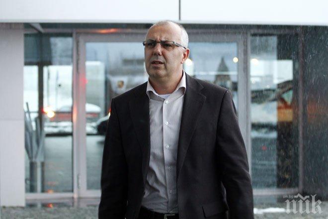 Вучков скрил и от най-близките си, че ще подава оставка - не искал да го разубеждават!