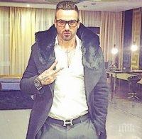 Непоправим романтик! Вижте как се изсилва Джийзъса, за да докаже любовта си към Куини! (снимка) 