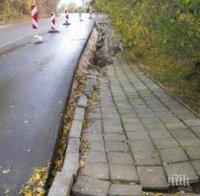 Само в ПИК! Нагли крадци задигнаха плочки от тротоар във Варна (видео)