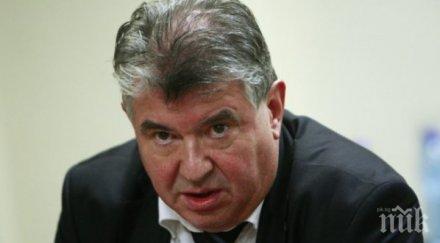 шефът нек неморално вдига повече цената тока