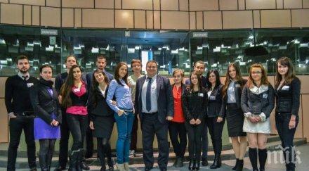 евродепутатът герб емил радев срещна лауреата вестник поколение европа