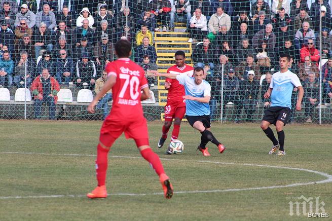 Продължава подобряването на спортната база в Стара Загора