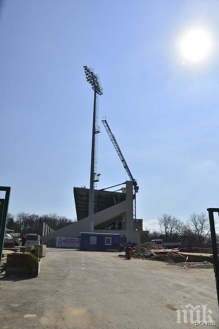 Феновете на ЦСКА беснеят: Държавата не помага на армейците, но дава пари за трибуна Моци