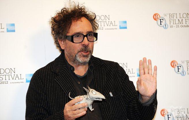 Тим Бъртън ще режисира нова версия на класиката Дъмбо