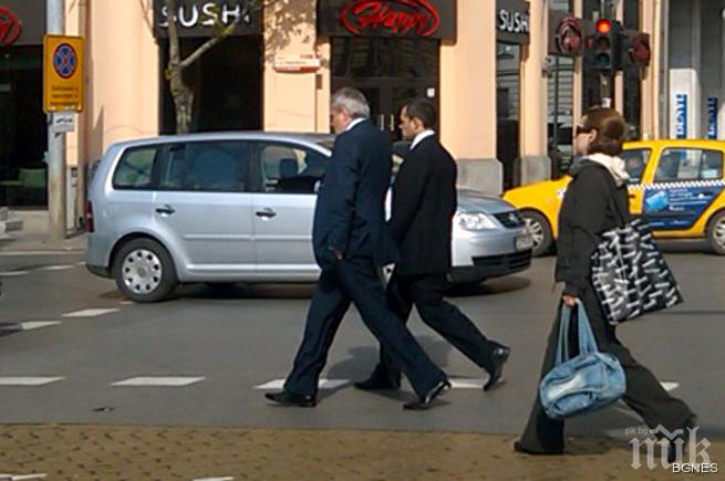 Германска асоциация иска да забрани телефоните за пешеходци