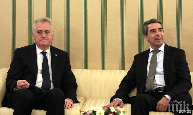 Белград посреща Плевнелиев с дъжд