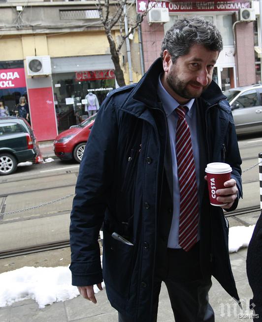 Нелепо! Министър Иванов иска от Дядо Мраз да му даде 3,5 млрд. лв. (обновена)