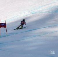 Самолет удари скиорка на писта в Алпите