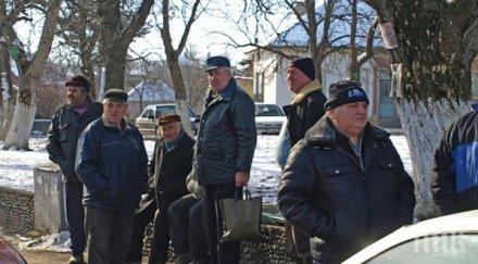гладни селяни вдигат протест празни тигани тенджери мизерията
