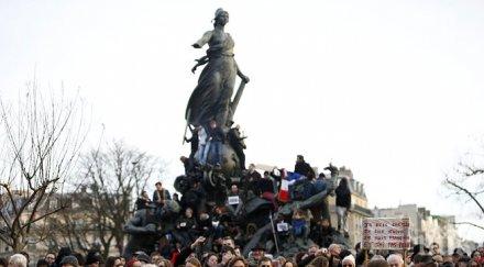 населението париж изненадващо топи