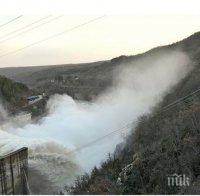 МОСВ: Язовирите се изпускат контролирано