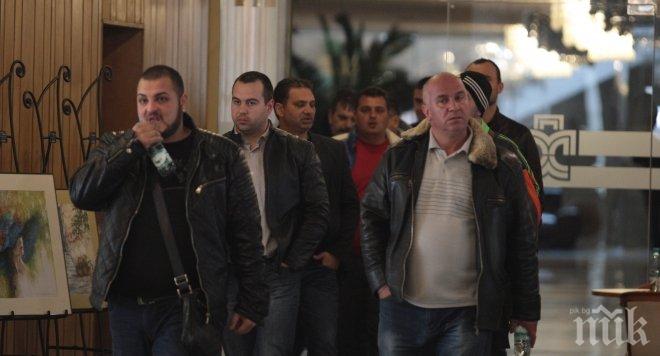 Бившият гард на Бареков и депутат пробвали да отклонят милиони от партийната субсидия чрез ромска партия! Вижте подробности от заверата (снимки)