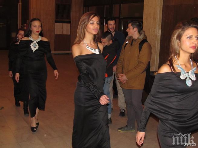 Модни дефилета на най-невероятни места 