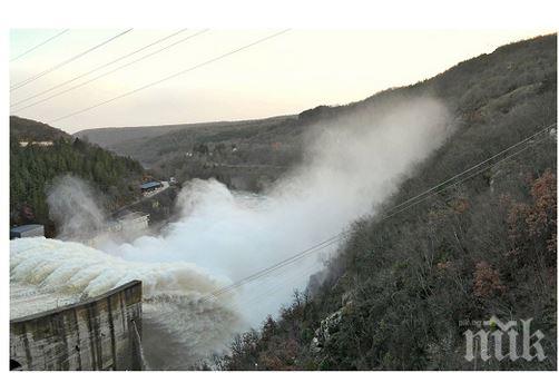 МОСВ: Язовирите се изпускат контролирано