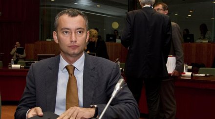 външният министър уреди братовчед посланик бразилия