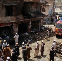 Камикадзе отне живота на 17 души в Пакистан