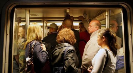 автобус вози пътници минус градуса