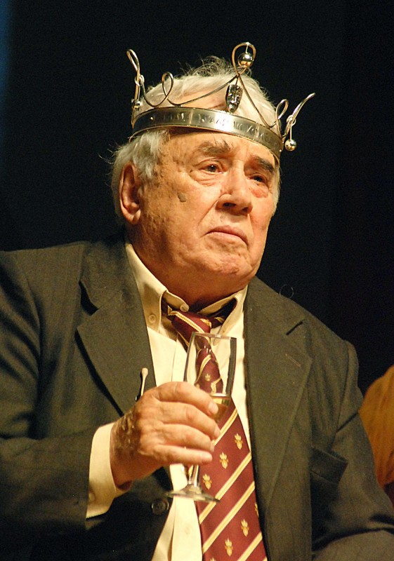 Властта скърби за Калата