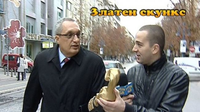 Костов: Драги смешници, връщам ви скункса!