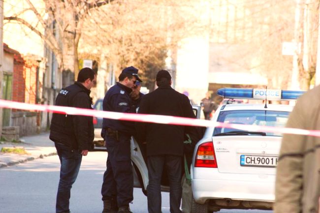 Петима бандити атакуваха с автомати банка в Люлин