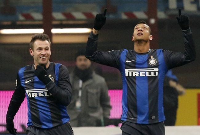 Интер подчини Верона, Божинов с уникален пропуск