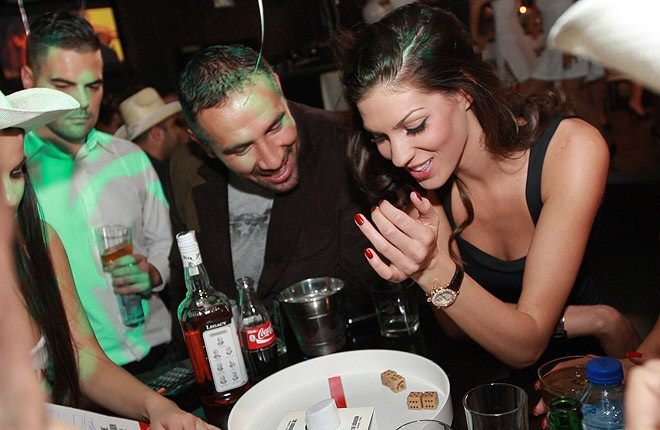 Гугушев - младши заби Мис България 2011