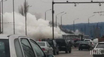 кошмар варна тролейбус пътници сред ученици избухна пламъци аспаруховия мост обновена снимки