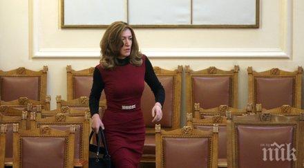 ангелкова очаква труден сезон