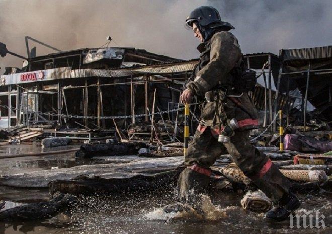 Закопчаха трима работници за пожара в мола в Казан 