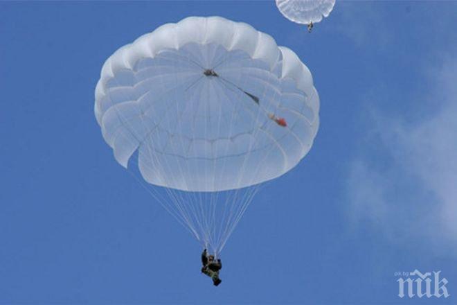 100-годишна прабаба скочи с парашут и плува с акули